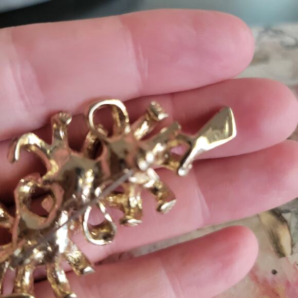 Brooch Women Vintage Modernist Gold Tone Abstract Coral Style Lapel Brooch - Picture 9 of 10